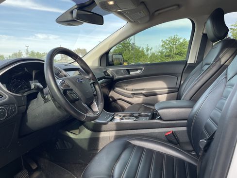 Used 2019 Ford Edge SEL w/ Cold Weather Package AWD/4WD image 10