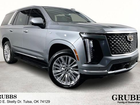 Used 2025 Cadillac Escalade Premium Luxury image 1