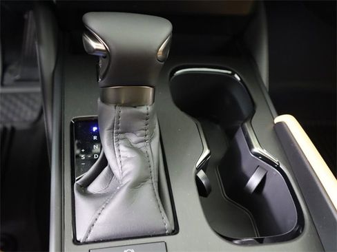 New 2025 Lexus ES 350 w/ Premium Package image 18