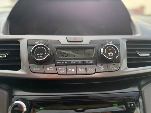 Used 2015 Honda Odyssey EX-L image 39