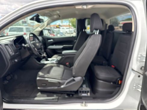 Used 2022 Chevrolet Colorado LT w/ Safety Package RWD image 15