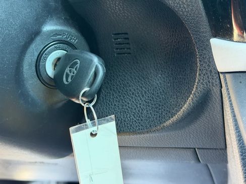 Used 2016 Toyota Corolla LE image 27