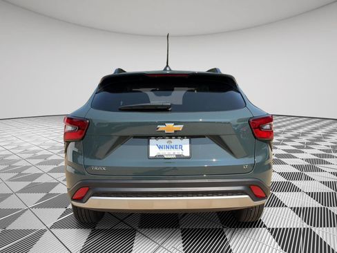 New 2026 Chevrolet Trax LT w/ LT Convenience Package FWD image 4