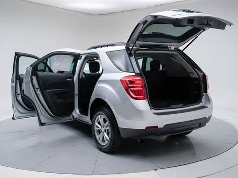 Used 2017 Chevrolet Equinox LT w/ Convenience Package image 19