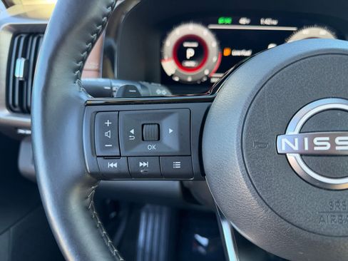 Used 2023 Nissan Pathfinder Platinum image 40