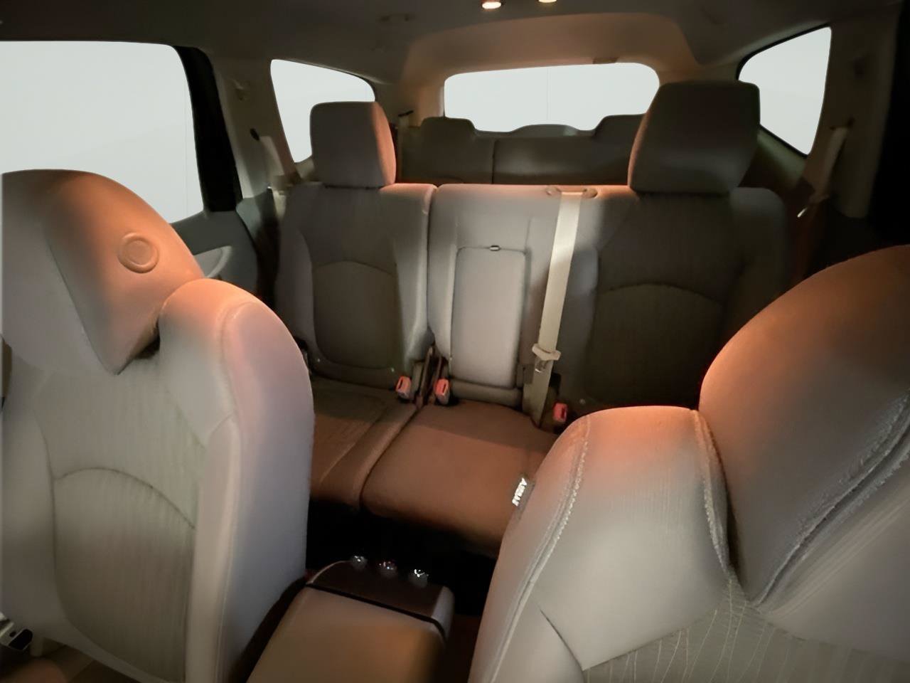 Used 2016 Chevrolet Traverse LS FWD image 12
