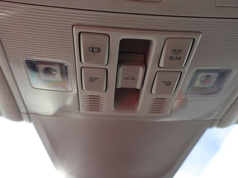 Used 2024 Volkswagen Tiguan Wolfsburg Edition image 27