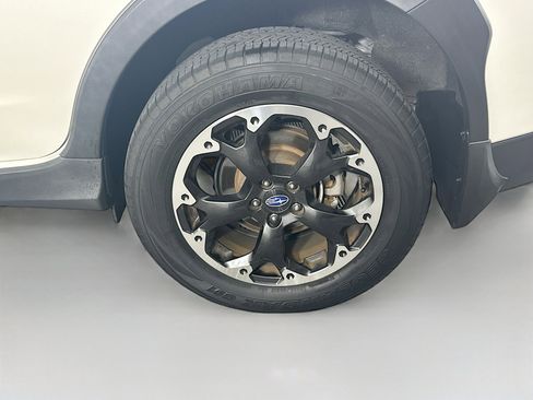 Used 2021 Subaru Crosstrek 2.0i Premium w/ Moonroof Package image 11