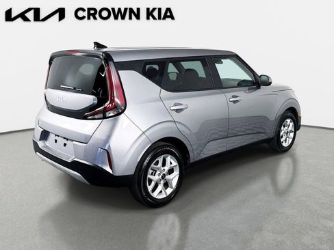 Certified 2025 Kia Soul LX w/ LX Technology Package FWD image 5