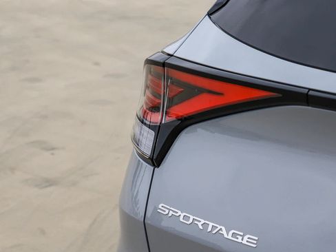 Used 2025 Kia Sportage SX FWD image 11