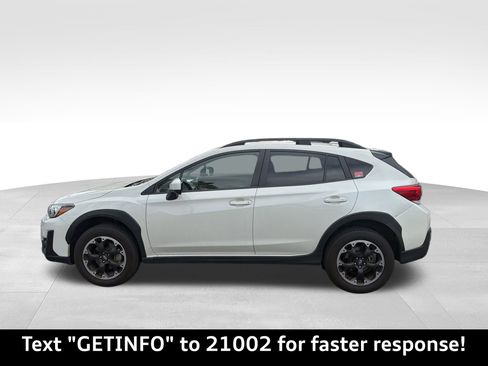 Used 2023 Subaru Crosstrek 2.0i Premium image 3