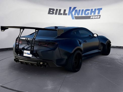 Used 2017 Chevrolet Camaro SS image 5