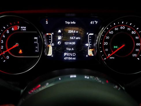 Used 2022 Jeep Wrangler Unlimited Rubicon image 35