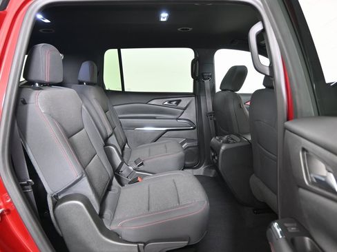 Used 2024 Chevrolet Traverse Z71 image 15