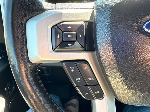 Used 2018 Ford F150 Lariat w/ Equipment Group 502A Luxury AWD/4WD image 18