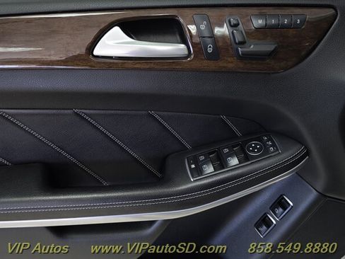 Used 2013 Mercedes-Benz GL 450 4MATIC image 34
