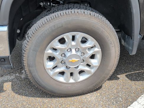 Used 2026 Chevrolet Silverado 2500 LTZ AWD/4WD image 12