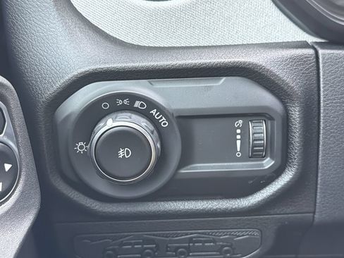 Used 2026 Jeep Wrangler Sport AWD/4WD image 26