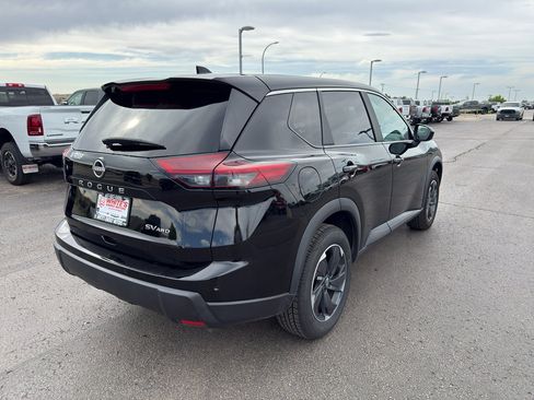 Used 2024 Nissan Rogue SV AWD/4WD image 5
