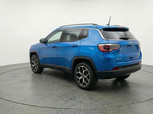 Used 2025 Jeep Compass Limited image 6