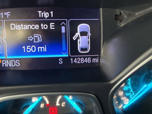 Used 2013 Ford Escape Titanium w/ Parking Technology Pkg FWD image 10