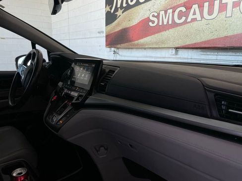 Used 2018 Honda Odyssey EX-L image 17