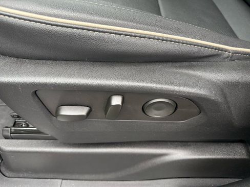 Used 2023 Chevrolet Tahoe Premier w/ Advanced Technology Package image 18