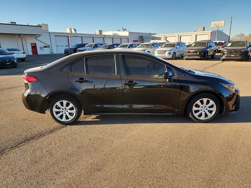 Used 2024 Toyota Corolla LE image 5