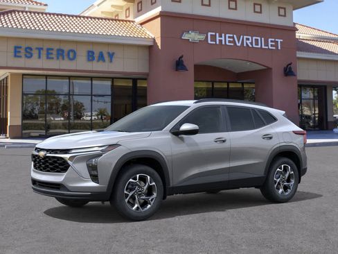 New 2026 Chevrolet Trax LT w/ Driver Confidence Package image 2