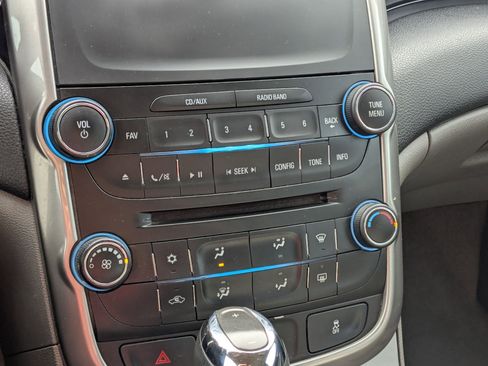 Used 2014 Chevrolet Malibu LS image 21