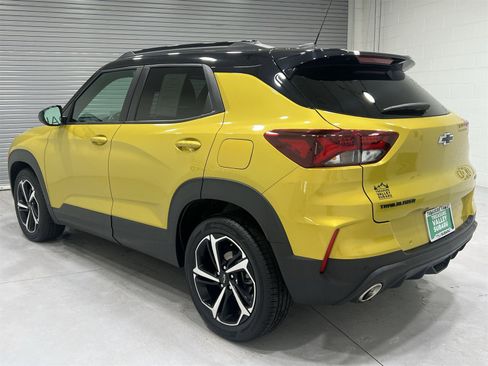 Used 2023 Chevrolet TrailBlazer RS w/ Sun and Liftgate Package image 6