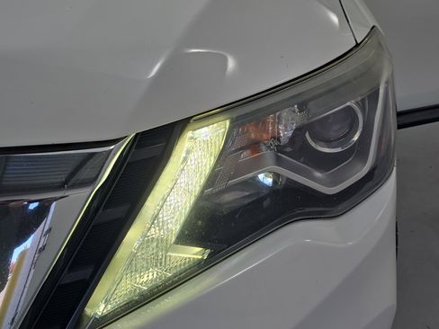 Used 2017 Nissan Pathfinder SV image 27