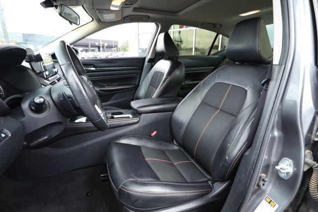Used 2022 Nissan Altima 2.5 SR w/ Midnight Edition Package FWD image 24
