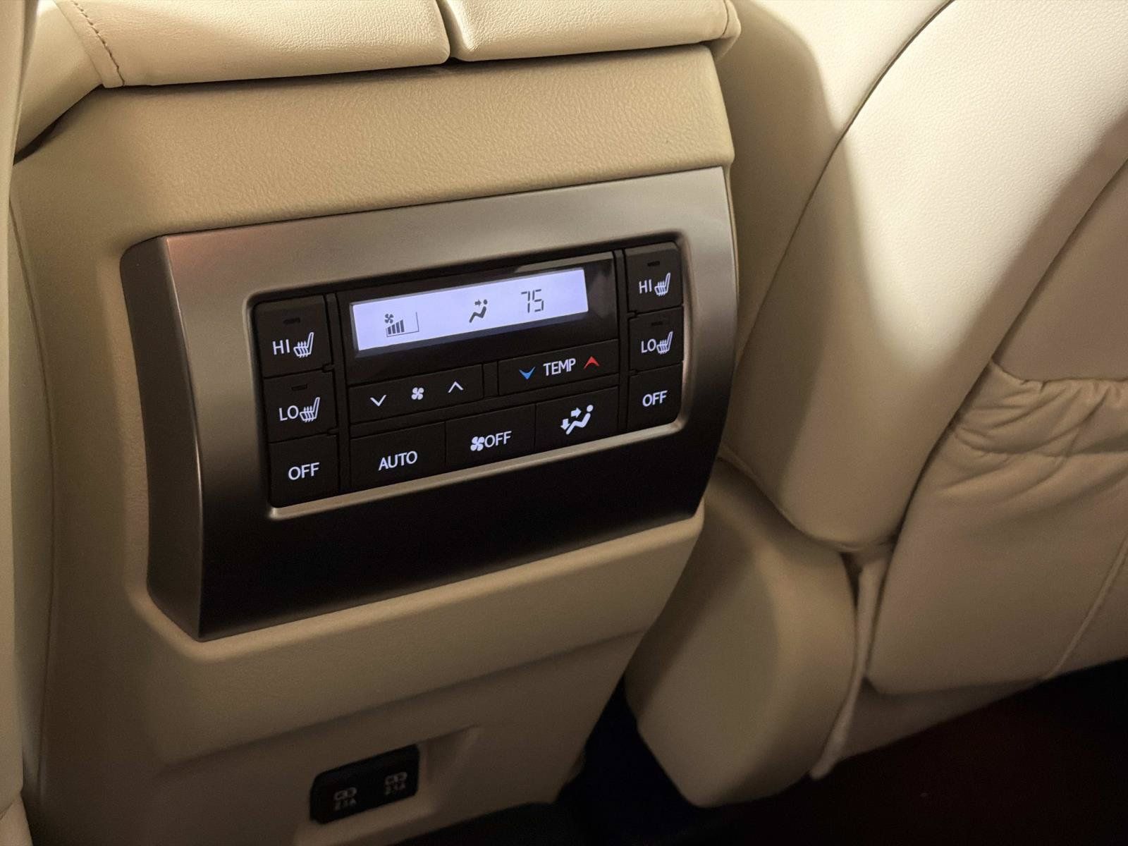 Used 2022 Lexus GX 460 Premium w/ Premium Package AWD/4WD image 15