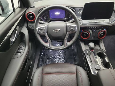 Certified 2025 Chevrolet Blazer RS FWD image 12
