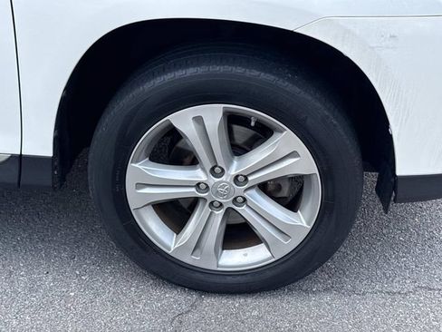 Used 2013 Toyota Highlander Limited AWD/4WD image 7