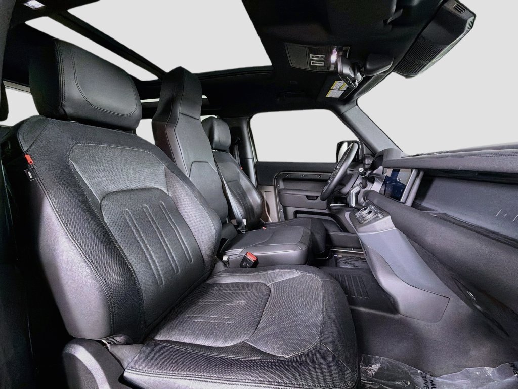 Used 2022 Land Rover Defender 90 X-Dynamic S AWD/4WD image 29