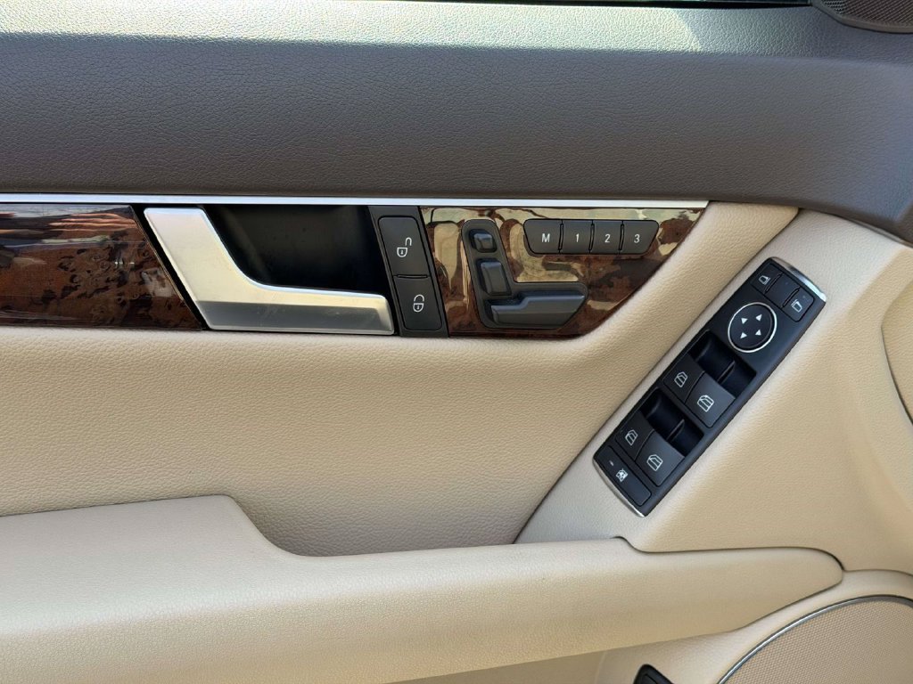 Used 2013 Mercedes-Benz C 300 4MATIC Sedan image 18