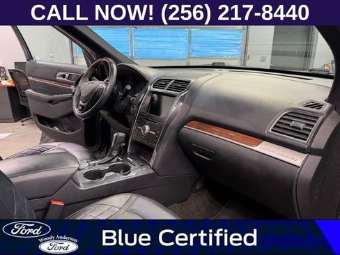 Used 2018 Ford Explorer Platinum image 28