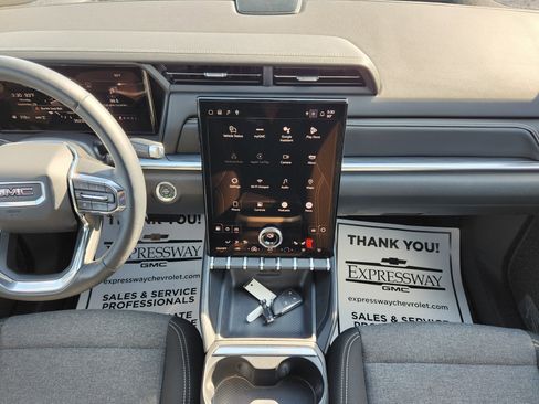 New 2025 GMC Terrain Elevation image 10