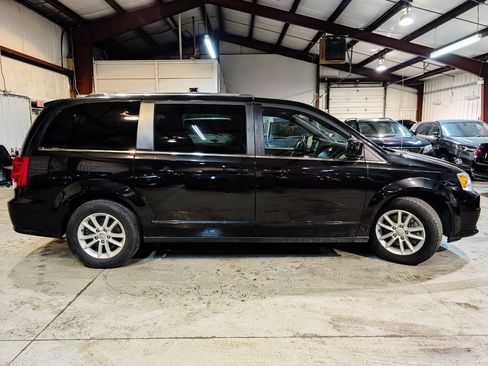 Used 2019 Dodge Grand Caravan SXT FWD image 8