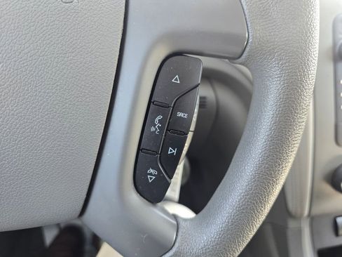 Used 2015 Chevrolet Traverse LS FWD image 17