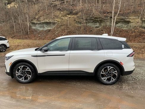 New 2026 Lincoln Nautilus Premier w/ Equipment Group 102A image 9