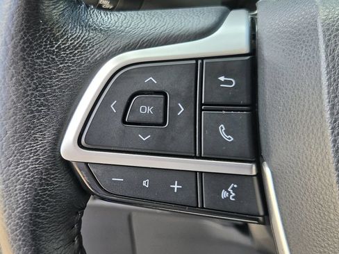Used 2021 Toyota Sienna XLE FWD image 24