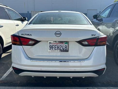 Certified 2023 Nissan Altima 2.5 SV FWD image 6