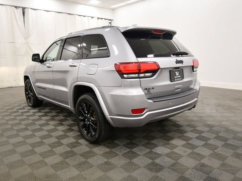 Used 2021 Jeep Grand Cherokee Altitude AWD/4WD image 5