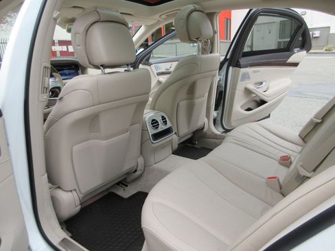 Used 2017 Mercedes-Benz S 550 Sedan image 39