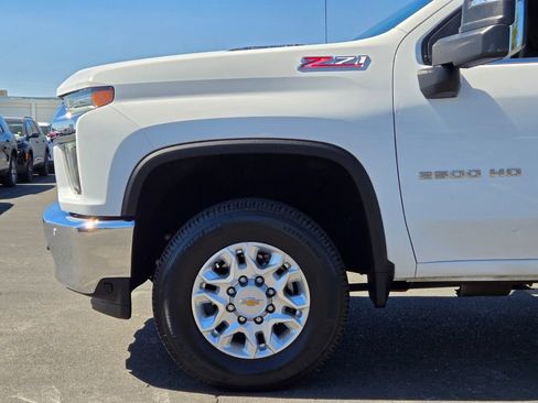 Used 2022 Chevrolet Silverado 2500 LTZ w/ LTZ Plus Package AWD/4WD image 9