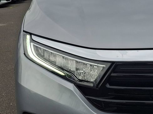 Used 2023 Honda Odyssey EX image 9