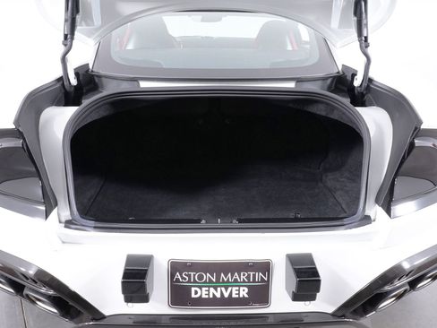 Used 2025 Aston Martin Vanquish image 18